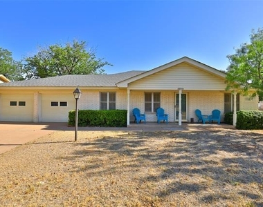 2810 Arrowhead Drive - Photo Thumbnail 38