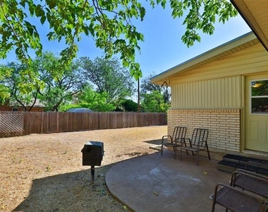2810 Arrowhead Drive - Photo Thumbnail 30