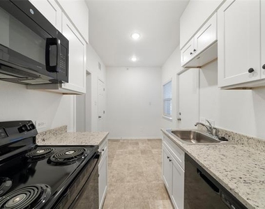 11232 Park Central Place - Photo Thumbnail 6