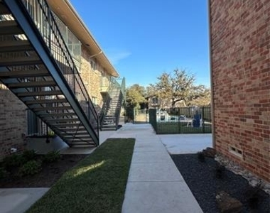 11232 Park Central Place - Photo Thumbnail 17