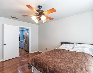 857 Chaucer Drive - Photo Thumbnail 32