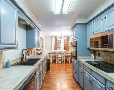 857 Chaucer Drive - Photo Thumbnail 5