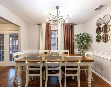 857 Chaucer Drive - Photo Thumbnail 7