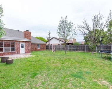 857 Chaucer Drive - Photo Thumbnail 34
