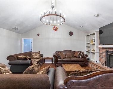 857 Chaucer Drive - Photo Thumbnail 1