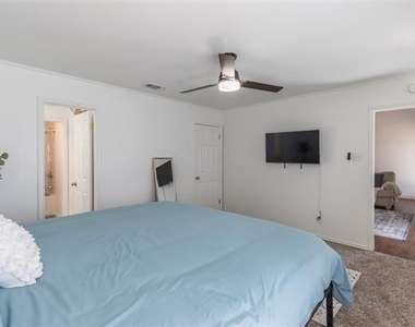 8073 Bonnie Circle - Photo Thumbnail 19