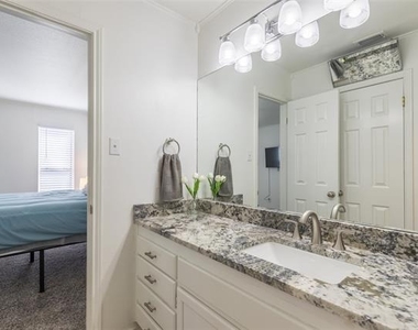 8073 Bonnie Circle - Photo Thumbnail 23