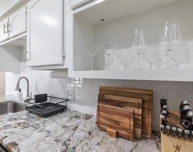 8073 Bonnie Circle - Photo Thumbnail 7