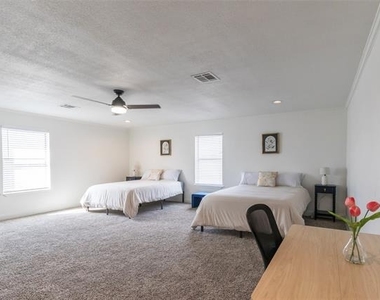 8073 Bonnie Circle - Photo Thumbnail 32