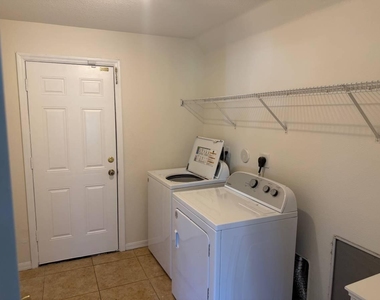 3691 Sw Margela Street - Photo Thumbnail 7