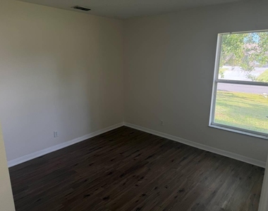 3691 Sw Margela Street - Photo Thumbnail 5
