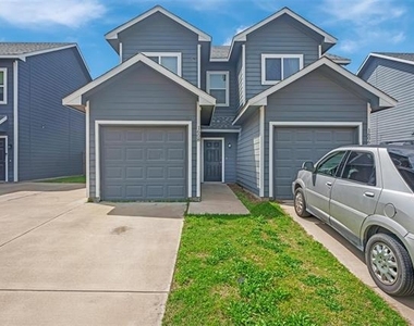 1608 Ash Crescent Street - Photo Thumbnail 1
