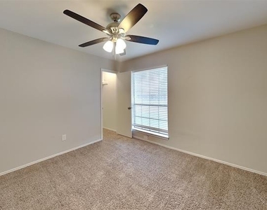 909 Sandhurst Drive - Photo Thumbnail 13