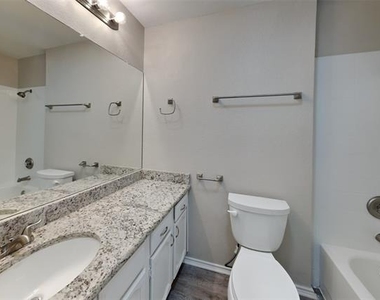 909 Sandhurst Drive - Photo Thumbnail 17