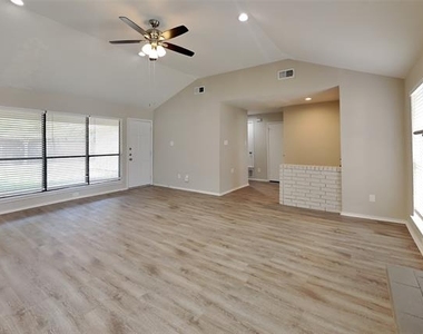 909 Sandhurst Drive - Photo Thumbnail 1
