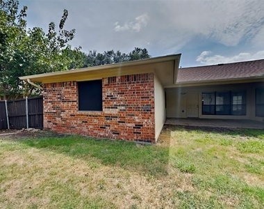 909 Sandhurst Drive - Photo Thumbnail 19