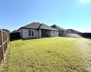 402 Coyote Creek Drive - Photo Thumbnail 16