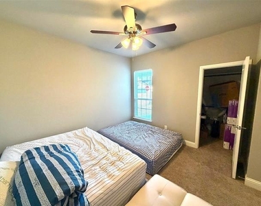 402 Coyote Creek Drive - Photo Thumbnail 10