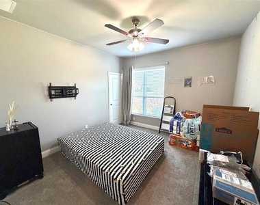 402 Coyote Creek Drive - Photo Thumbnail 13