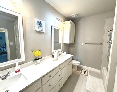 402 Coyote Creek Drive - Photo Thumbnail 14