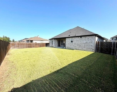 402 Coyote Creek Drive - Photo Thumbnail 15