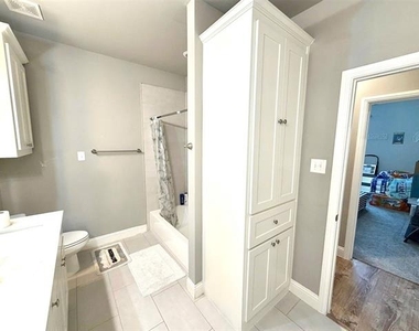 402 Coyote Creek Drive - Photo Thumbnail 12