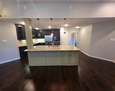 2717 Cliffwood Drive - Photo Thumbnail 15
