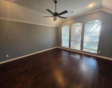 2717 Cliffwood Drive - Photo Thumbnail 24