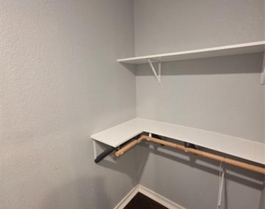 2717 Cliffwood Drive - Photo Thumbnail 39