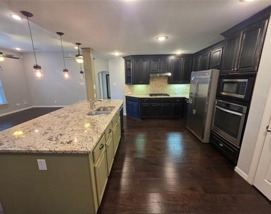 2717 Cliffwood Drive - Photo Thumbnail 10