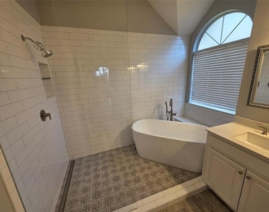 2717 Cliffwood Drive - Photo Thumbnail 30