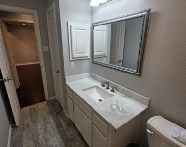 2717 Cliffwood Drive - Photo Thumbnail 18