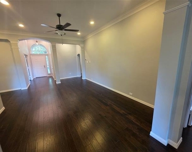 2717 Cliffwood Drive - Photo Thumbnail 23