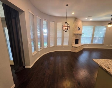 2717 Cliffwood Drive - Photo Thumbnail 11