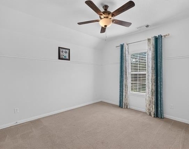 822 Shadybrook Drive - Photo Thumbnail 9