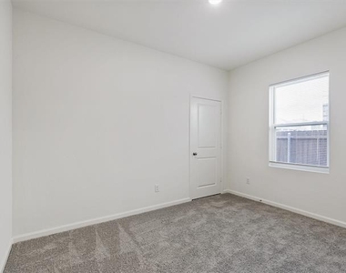 4510 Wood Fern Road - Photo Thumbnail 17