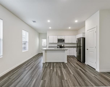 4510 Wood Fern Road - Photo Thumbnail 7