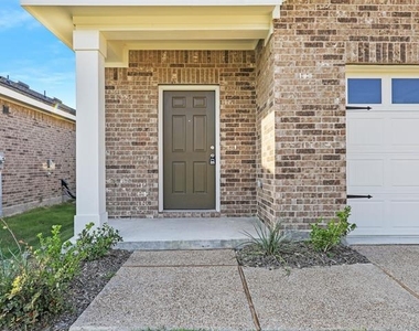 4510 Wood Fern Road - Photo Thumbnail 2