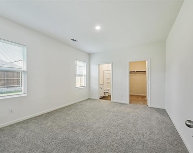 4510 Wood Fern Road - Photo Thumbnail 11