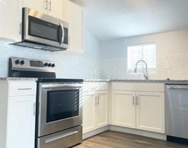 4522 Gaston Avenue - Photo Thumbnail 2