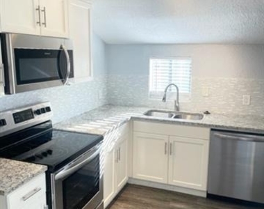4522 Gaston Avenue - Photo Thumbnail 4