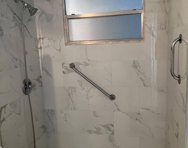 105 Royal Park Drive - Photo Thumbnail 11