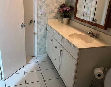 105 Royal Park Drive - Photo Thumbnail 10