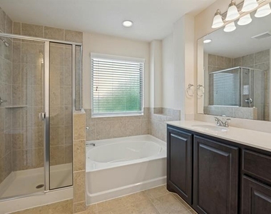 3724 Cobblecreek Drive - Photo Thumbnail 17