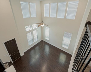 3724 Cobblecreek Drive - Photo Thumbnail 13