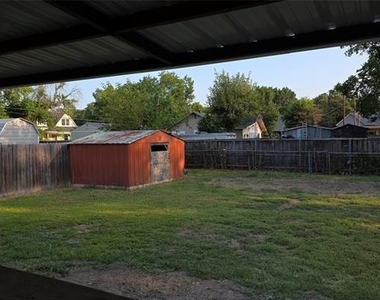 608 W 6th Street - Photo Thumbnail 10