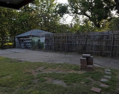 608 W 6th Street - Photo Thumbnail 11