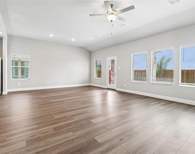 6206 Castamere Drive - Photo Thumbnail 4