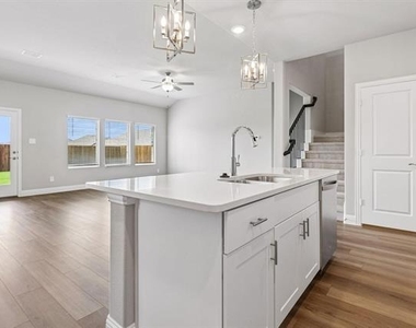 6206 Castamere Drive - Photo Thumbnail 12
