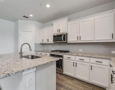 6805 Andrew Drive - Photo Thumbnail 5